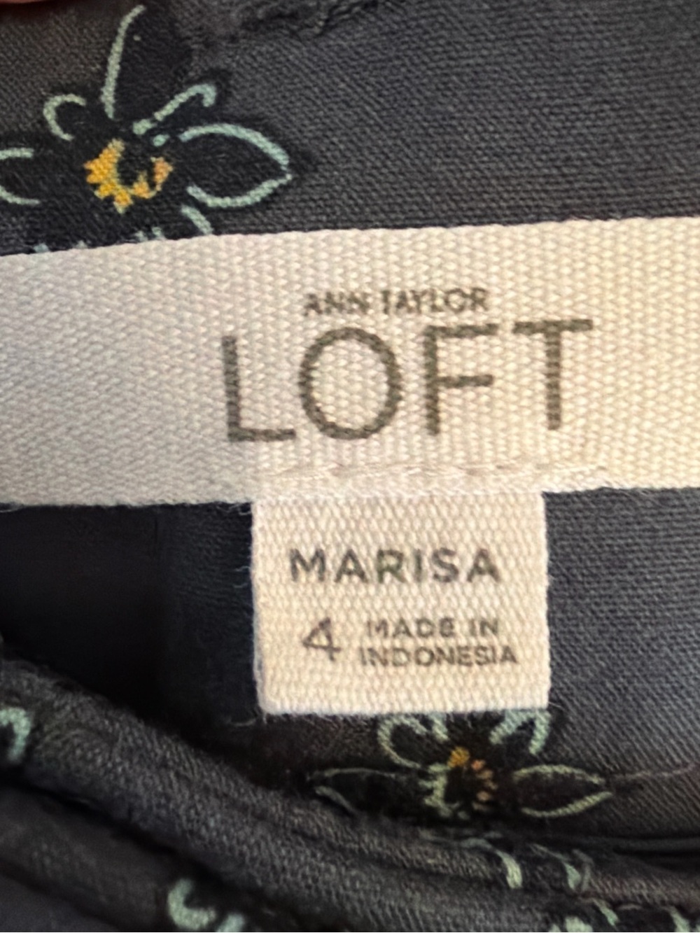 LOFT Marisa Medallion Print Ankle Pants Size 4 Blue Gray Stretch Boho - Picture 4 of 10